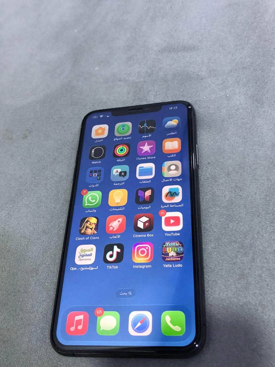 ايفون 11برو ماكس نضيف بطريه 80 ***********
