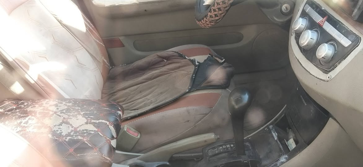 السلام عليكم عندي سيارة ليفان 620 موديل 2012 رقم بابل مسطرة باسمي اني من الموصل السيارة مگلوبة گيراوتوماتيك بس محرك اصلي مال ليفان بدون تحوير السعر 35$ الاتصال على رقم ***********
