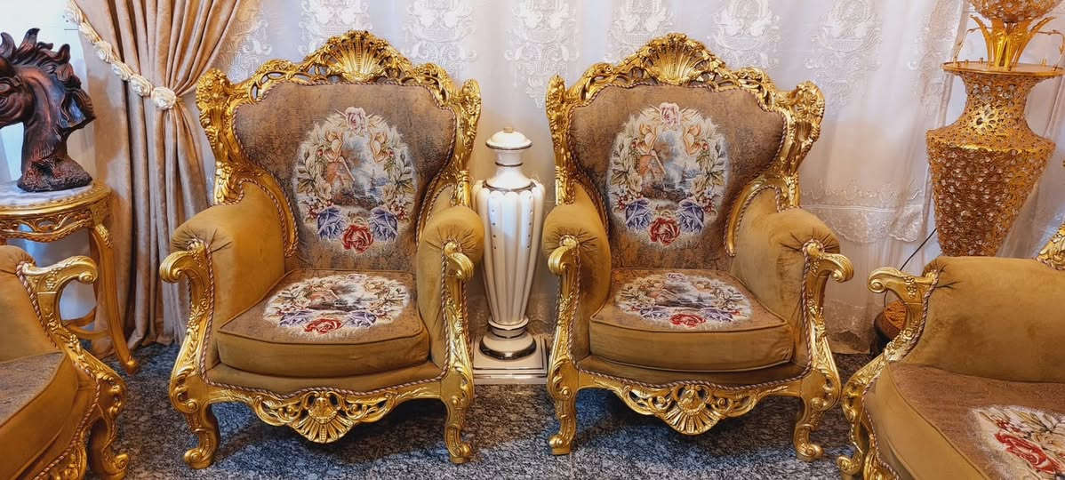 تخم زان مصري عشر مقاعد مع سيت طبلات مرمر بغداد الشعب ***********
