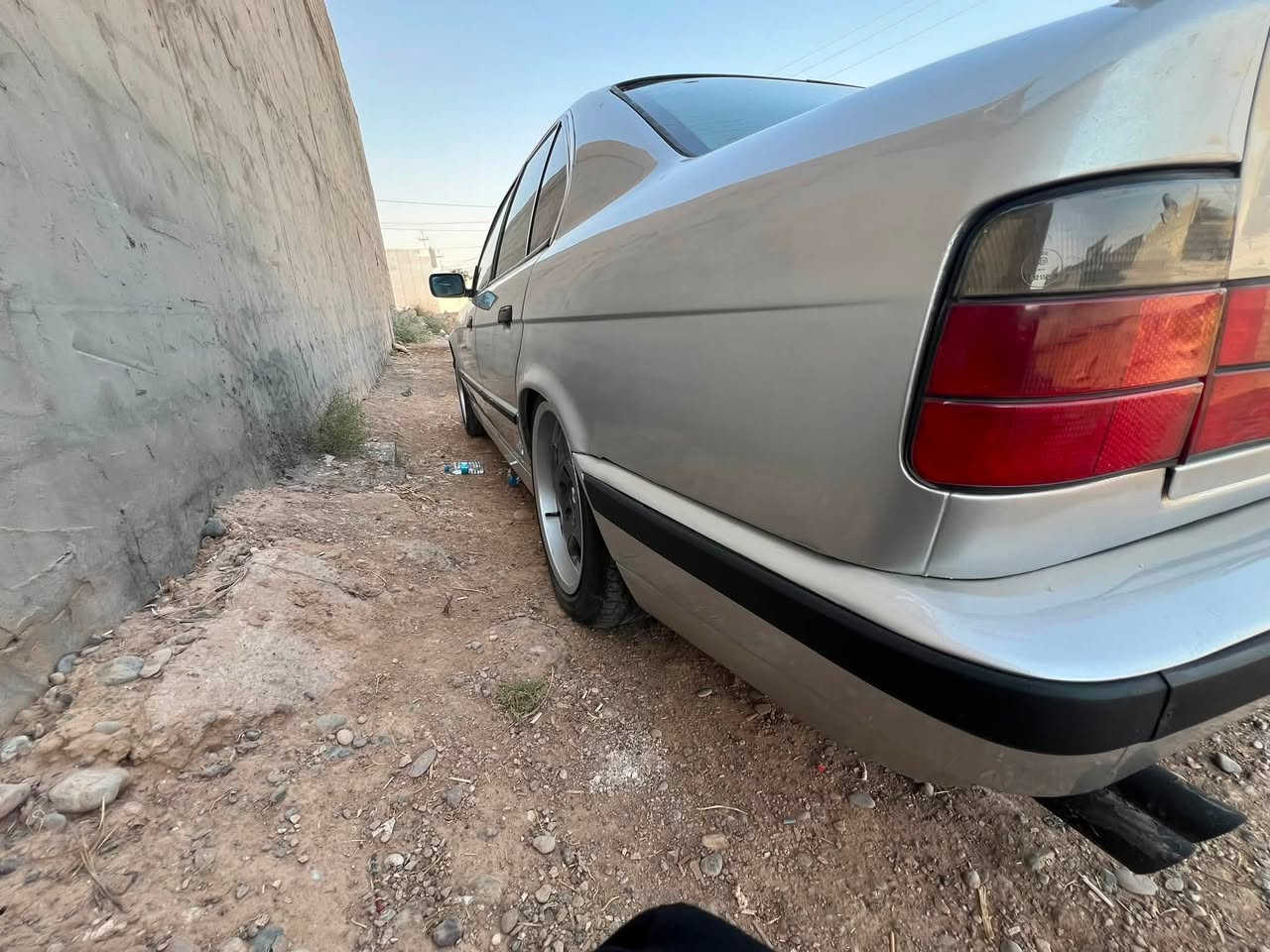 بي ام ٥٢٠ iA
كير و محرك ٥٢٥ اوتوماتيك
موديل ١٩٩١ 
داخل فورميكا 
ما بيه ضربة قوية 
سلايد 
تبريد 
يرادله بس كمبريسر 
مكان السيارة كركووك
رقم ***********
السعر .. ٥٥ بيه مجال قليل
