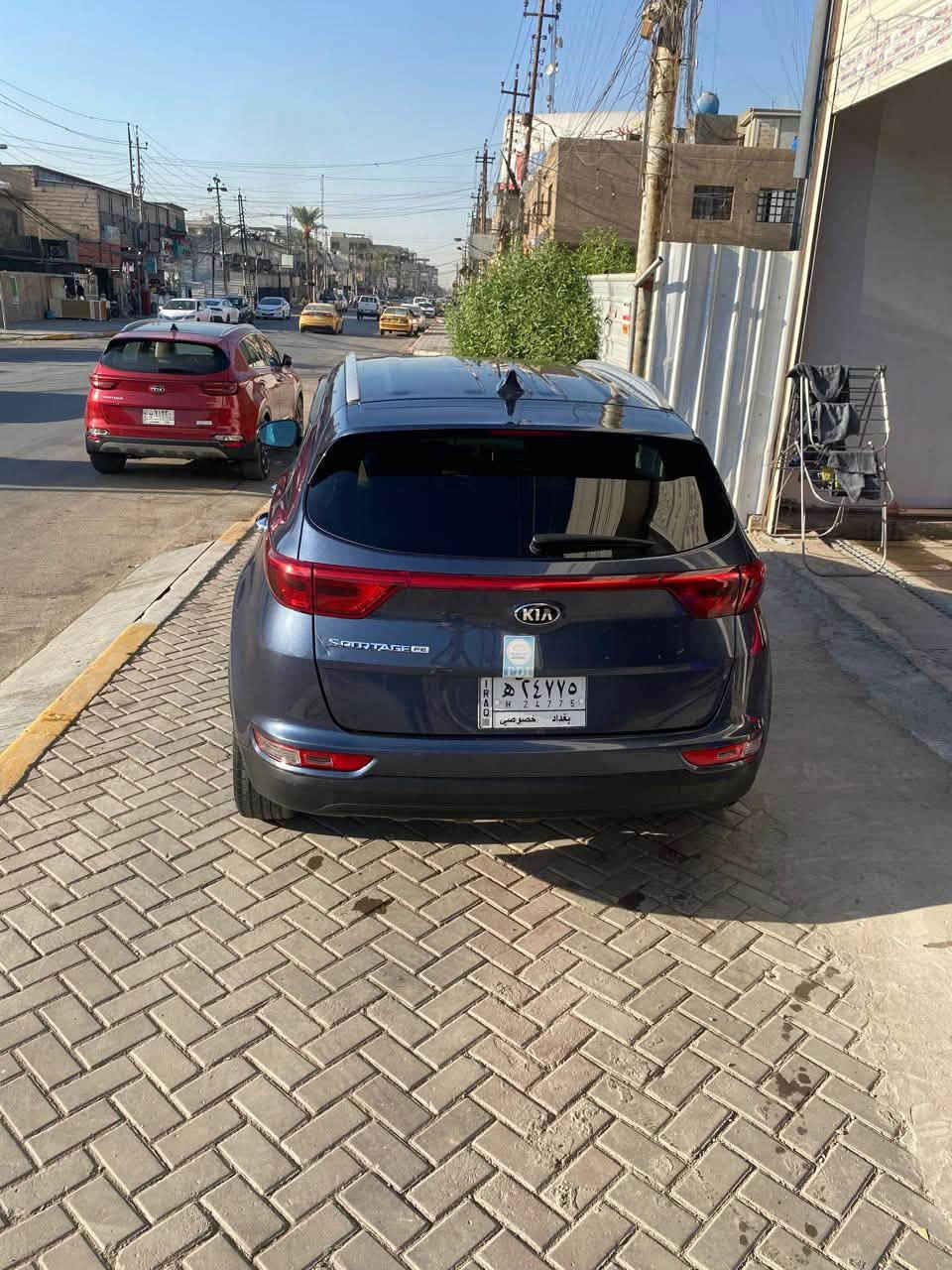 كيا سبورتج 18
فئة fe
ماشية 103 
السيارة داخلة كلين وصور التقرير وأمريكا موجودة وصار بيها بارد بباب السايق وحافة الجاملغ 

السيارة بدون قطرة صبغ 
البجم كبس 

مكان السيارة بغداد 

السعر 143  وبيها مجال 
***********
