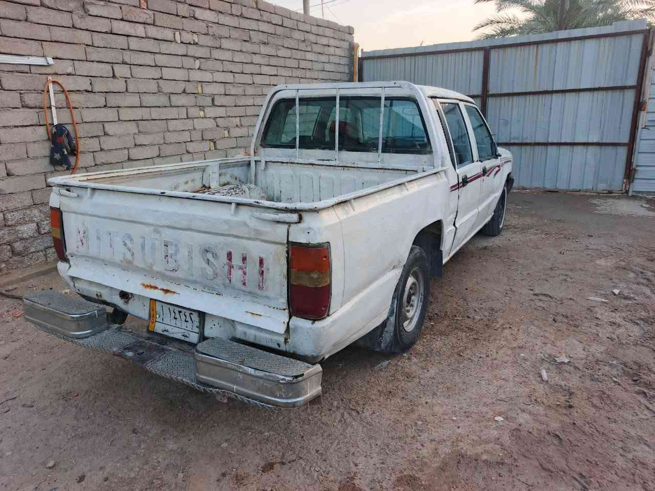 من رخصه الادمن سياره مستوبيشي مديل ٩٢ سياره حلوه وجاهزه لا تنقص ولا تبخر سنويتهه منتهيه من شهر لثاني لسياره كير اوتوماتيك محرك ونجي رقمهه نجف مشروع وطني مكانها البصره قضاء عز الدين سليم سعر ٢٣ وبيه شوي مجال للشراي *********** اتصال فقط
