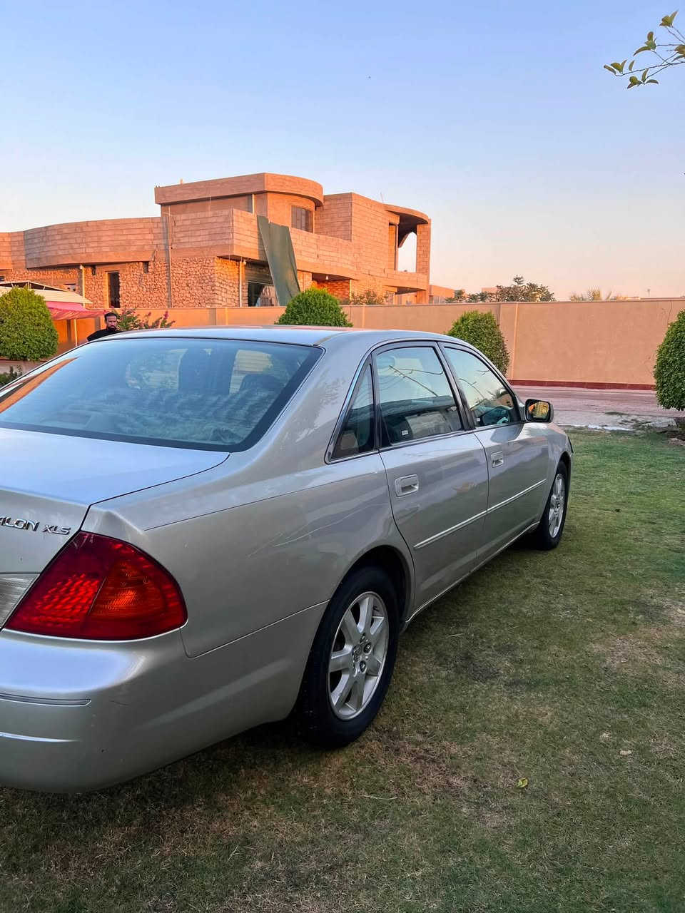 للبيع افلون موديل 2001 أمريكي .مشروع وطني تحويل ثاني يوم كير محرك خير من الله تبريد شغال صدر امامي خلفي. ضرر قطعتين بدون دواخل السعر 80 وبيها مجال مكان الأنبار رمادي 
للاستفسار اتصل بالرقم ***********
