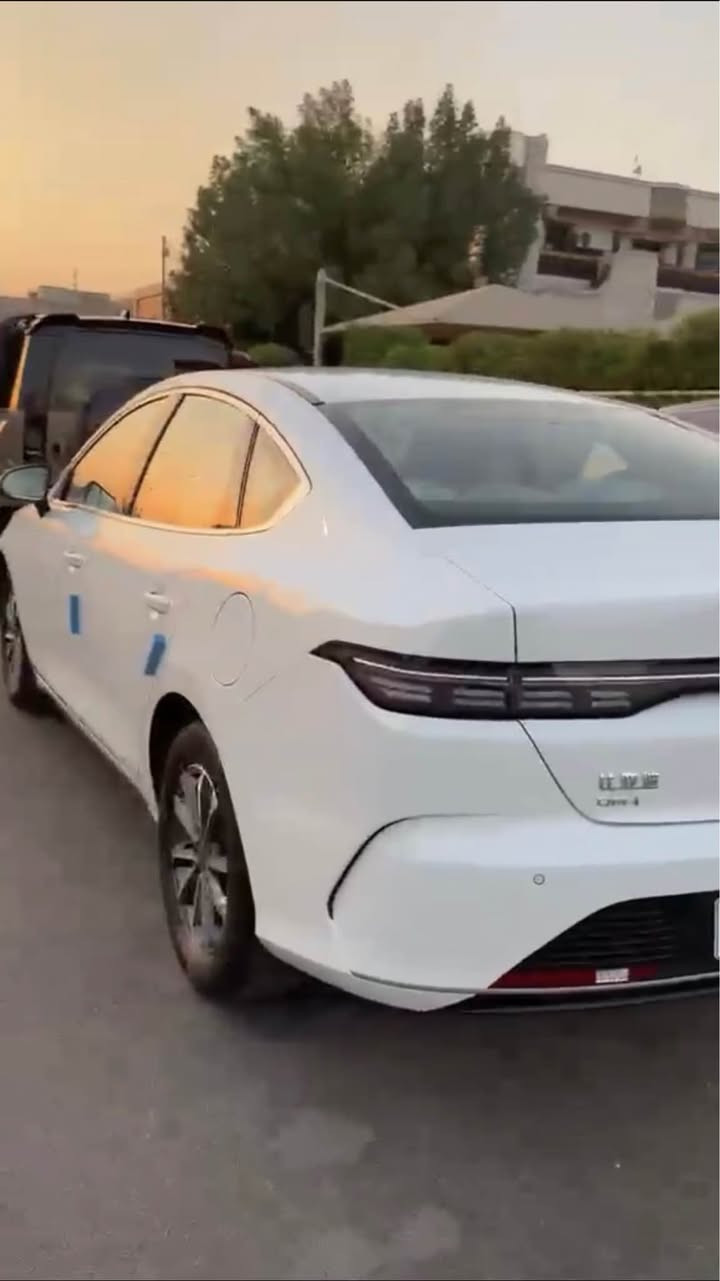 BYD 2025 دستروير 
ماشيه 10 اخت زيرو
مكفوله من كلشي محدثه اخر شي
بكاني بغداد الشعب
***********
السعر ١٩٨٠٠ بي مجال جداً بسيط بغداد, العراق
