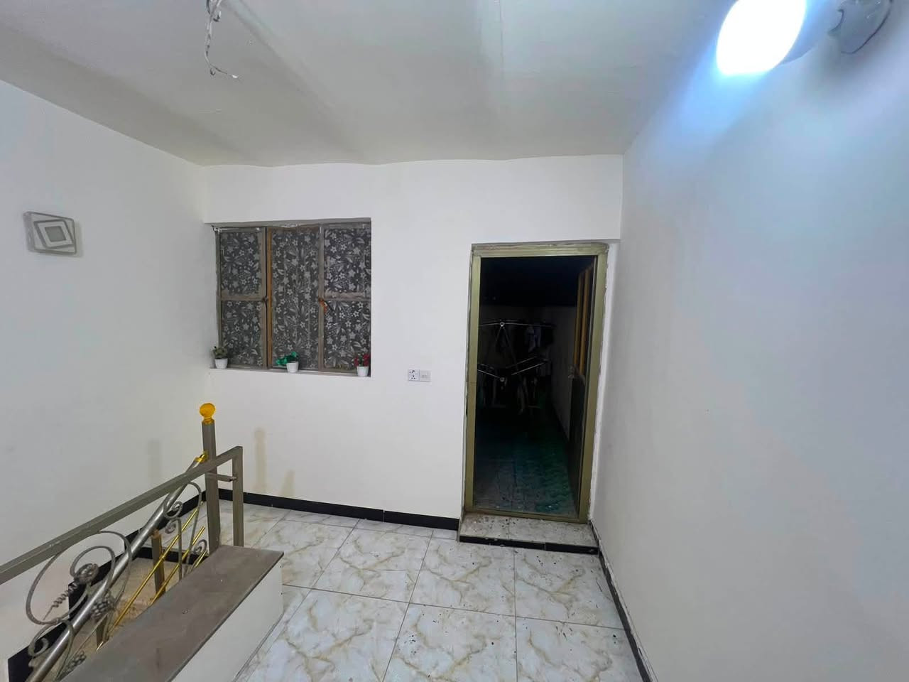 السلام عليكم بيت مال امانه البيع بلشخ علي فرع ناصر ابو الفلافل التصال على صاحب الدار هاذه رقمه ***********
