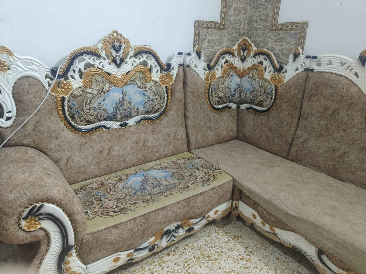 للبيع ديوان رياسئي التفاصيل عبر هذا الرقم ***********

