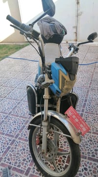 للبيع بدون بطاريات ماطور شغال نقصه بطاريات سعره 125 الف