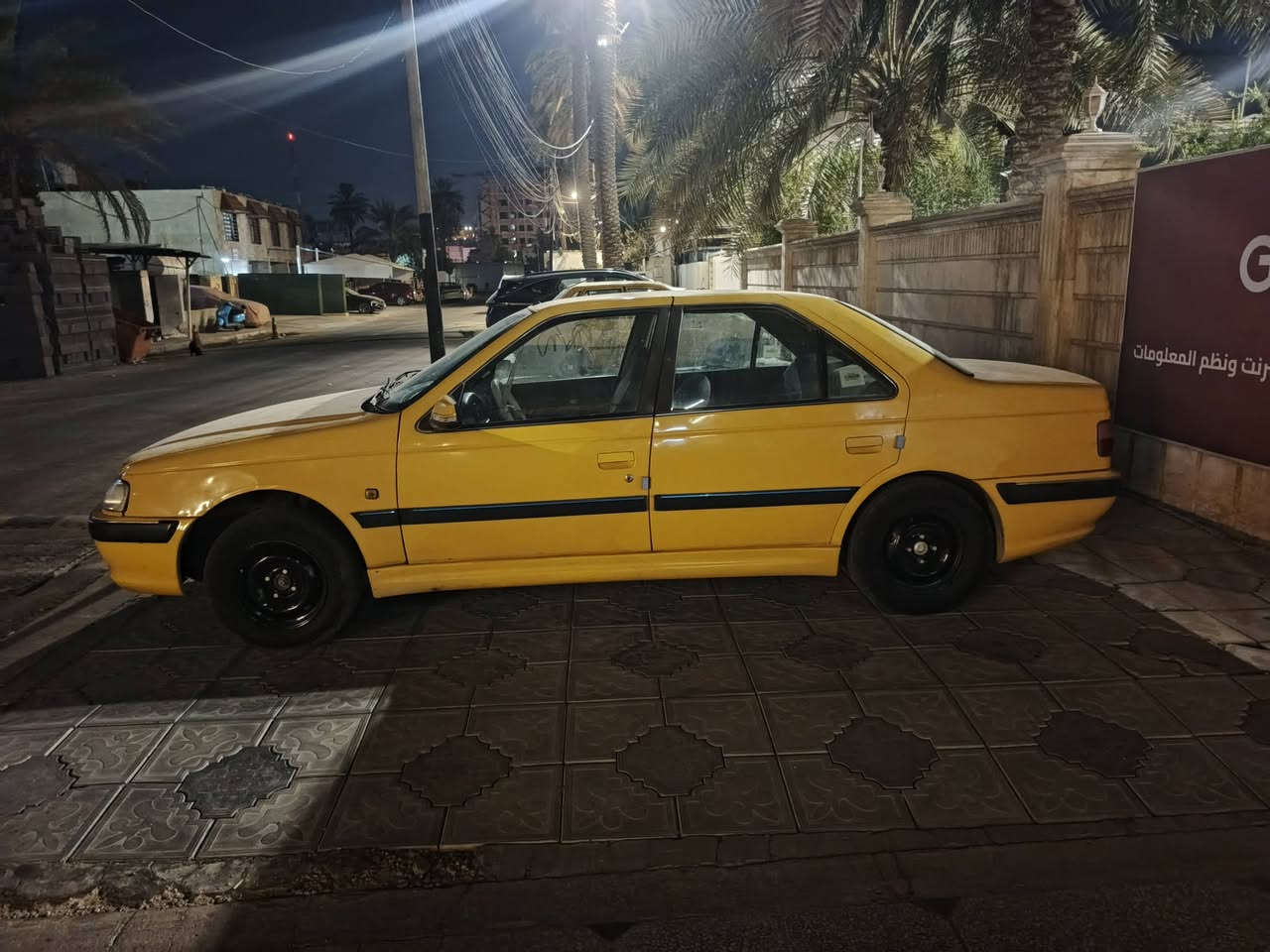 بيجو بارص ٢٠١٥ بيها هلالات تصليح + جاملغ بي صبغ أمامي والبنيد موضح بالصورة السياره كامله كبل للشارع *********** السعر ٣٥ قفل
