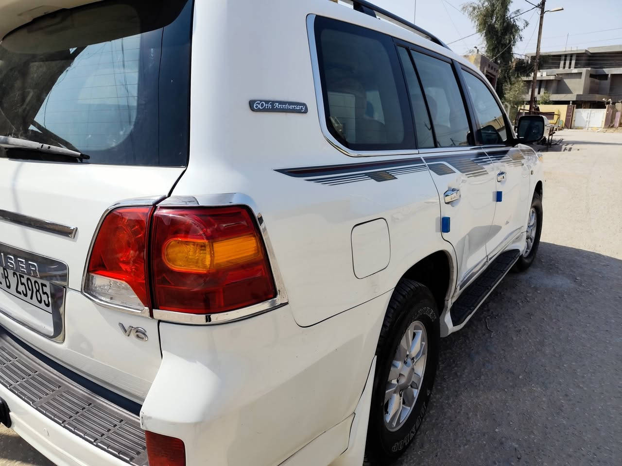 يا الله     السلام عليكم بيع مستعجل
لاندكروز GXR  2010.  
رقم اربيل باسمي  تحويل او وكالة  
كفالة عامة من الضربه صبغ اثر بطش قديم الشبر فقط باقي كفالة عامة السيارة علة بلادهة مال جناي بشرط كير ومكينه مكينة مكفولات 
جاهزة من كلشي تبريد تخم تاير كهربايات 
صدر امامي خلفي مكينة كير لا تنقيص ولا تبخير   موصفات.
( بصمة ،،،، فتحة ،،،،،. ثلاجة … تحكم جهتين….اشاير بالمري،،،،، شاشة حجم كبير،،،،،،، كاميرا ،،،،،، تبريد 3قطع  ….7راكب،،،،،،فور ريل ) 
السعر( 215 ) وبيها مجال بسيط 
ماشية 150K  
التصال على هاذا الرقم(***********)
مكاني  بابل الهاشميه  
( بيع فقط بدون مراوس )

