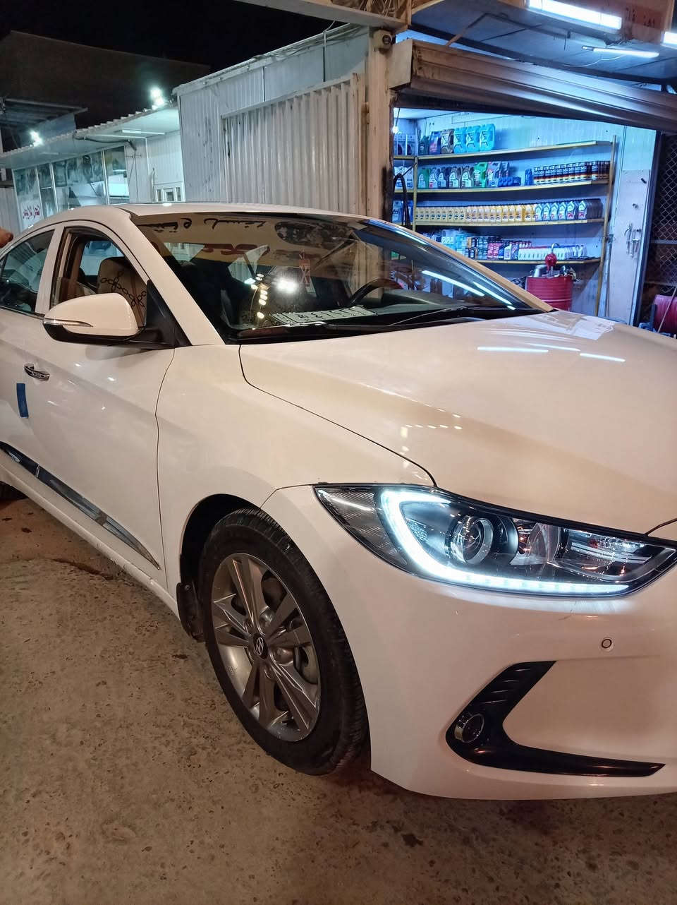سلام عليكم
Hyundai Elantra :2017 خليجي GLS
الضرر:مبدل بنيد نفس الون

محرك 2000 دوش.
رقم مميز.
مواصفات GLS.
السعر :130 وبيها مجال.
العنوان:بغداد/الكاضمية. 
للاتصال :***********
