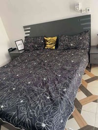 قرفه للبيع • نضيفه • غرفه اخشاب
