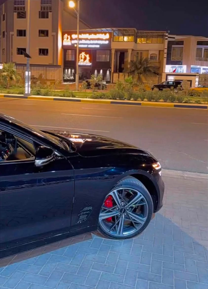 جنسس g70 
الموديل : 2024
المواصفات : سبورت برستيج ( اعلى فئه)
الوارد : أمريكي 
المحرك : 6 سلندر 3.3 توين تيربو 
الدفع : خلفي 
الرقم : بغداد 
الممشى : 26 الف كيلو متر 
الحادث : بأمريكا بنيد مصبوغ فقط وبالعراق نضرب عندي الباب اليمنه الكدام وتعدل ونصبغ موجود سونار كامل للسياره ( السياره بدون إيرباك )  
كير ومحرك كفاله رقم بغداد تحويل ثاني يوم 
تواصل :***********
