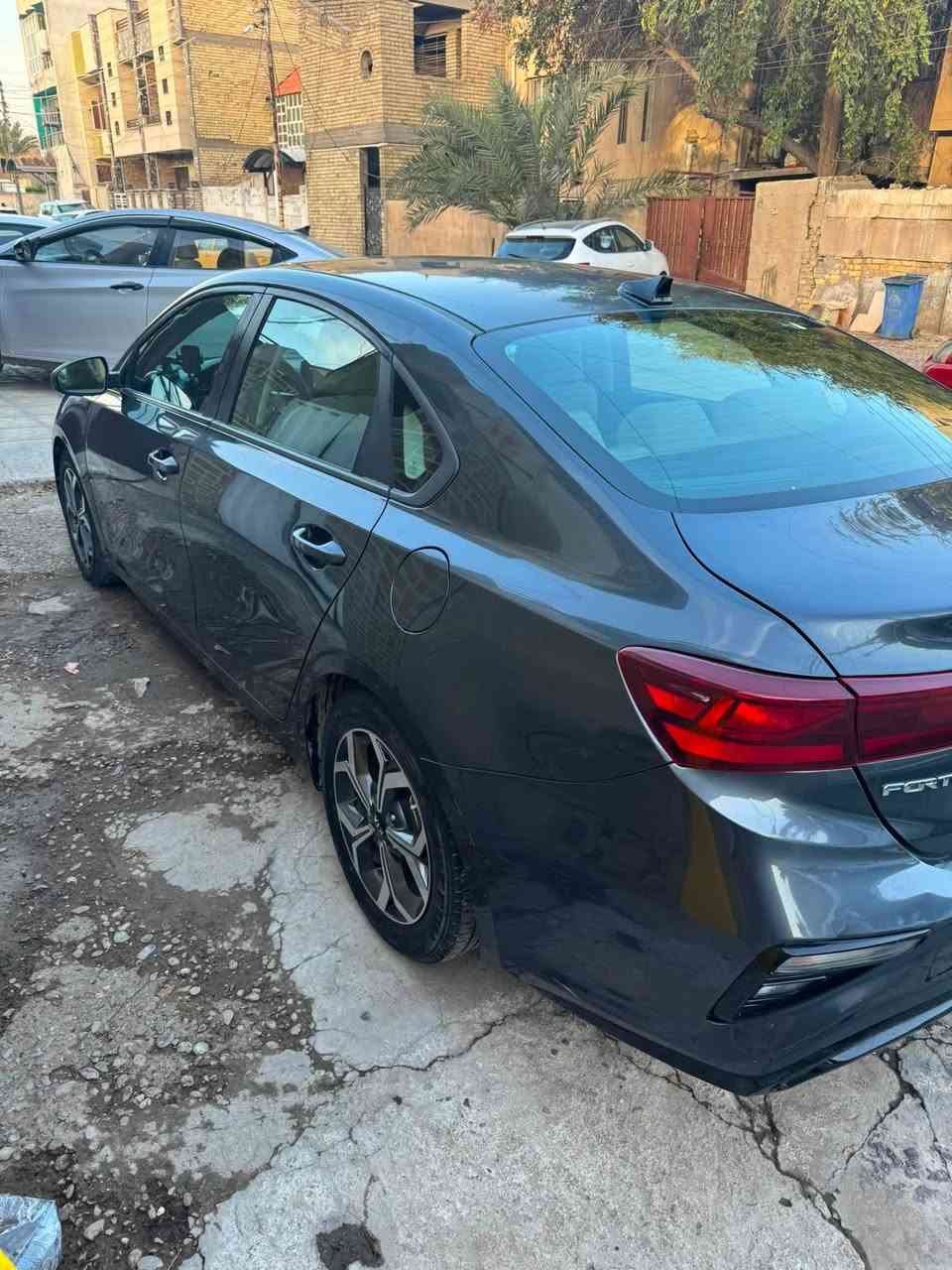 السلام عليكم 
للبيع 
كيا فورتي 2019 امريكي 
محرك 2000 دوش
كير AT المرغوب
راداد امامي
ماشيه 62 ميل 
السعر 127 وبيها مجال
رقم اربيل سنويه وهزه جديده 
السياره حادثه بابتين عكس السايق واشويه من الچاملغ الخلفي البچم كبس ما مفتوح صورة الحادث موجوده
للاستفسار أكثر الاتصال على الرقم

‭***********‬
