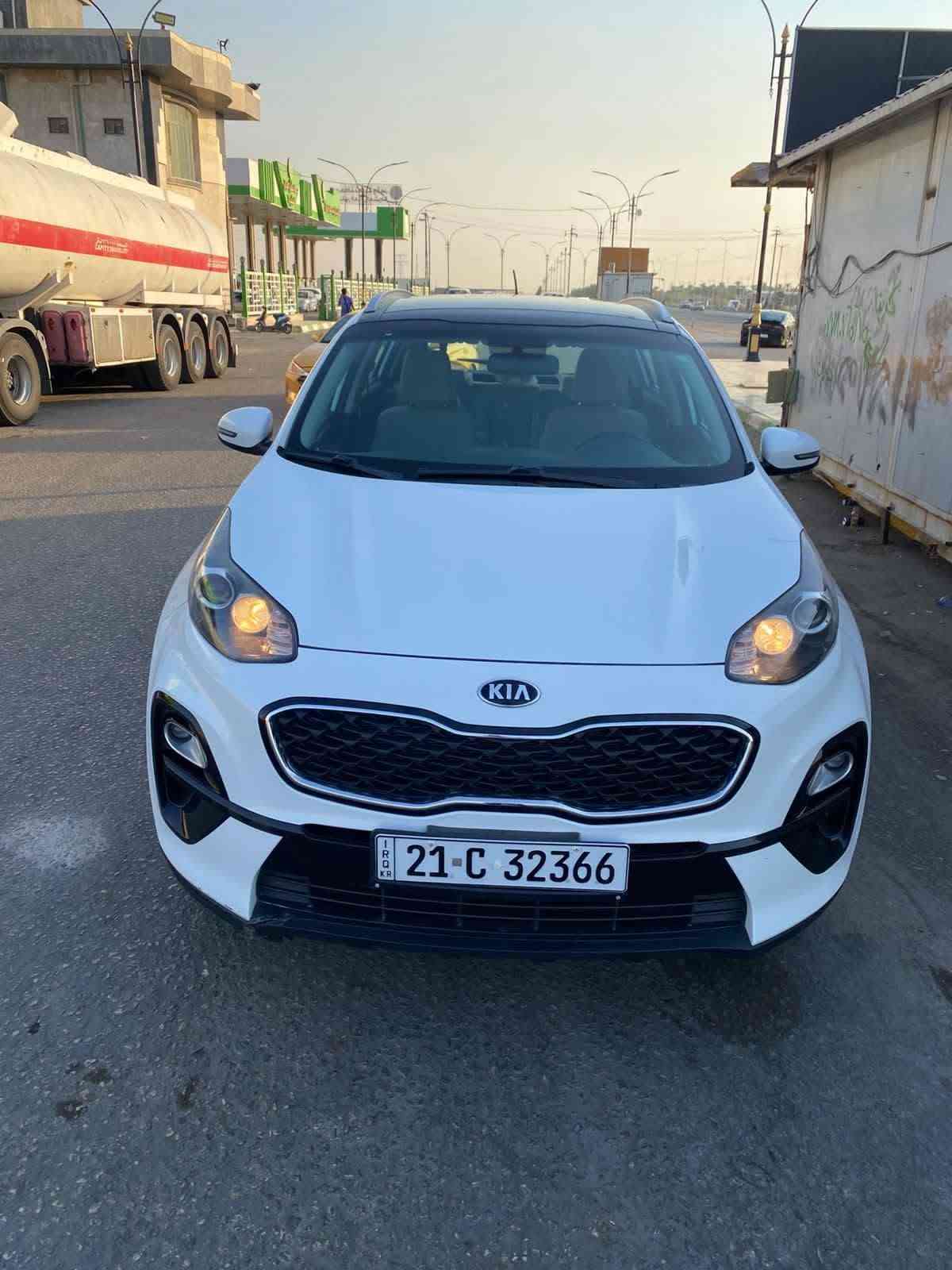 السلام عليكم للاستفسار اتصل ***********  لسعر 185 للبيع سبورتج 2020 خليجي مكفوله من الضربة والصبغ بيها بارد فقط بقبق الصندوك السياره فول مواصفات عدى البصمه سياره جديده كير محرك حداديه تخم تاير كله مكفول سياره جديده لوك مكاني بابل المسيب

