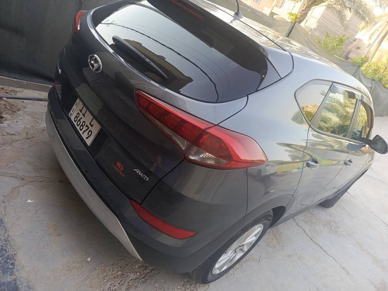 السلام عليكم
توسان امريكي 2018 جديدة .. محرك جي دي اي 2000 
السيارة بلادية فقط حادثهه طخة بسيطة بالجاملغ الخلفي
مكفولة محرك كير تبريد صدر كهربائيات وكشرهه فقط جزء من الجاملغ الخلفي صبغ .. ماشية 80 الف مكاني بغداد الدورة بأسمي السعر قفله 163 ورقة نهايتهه
