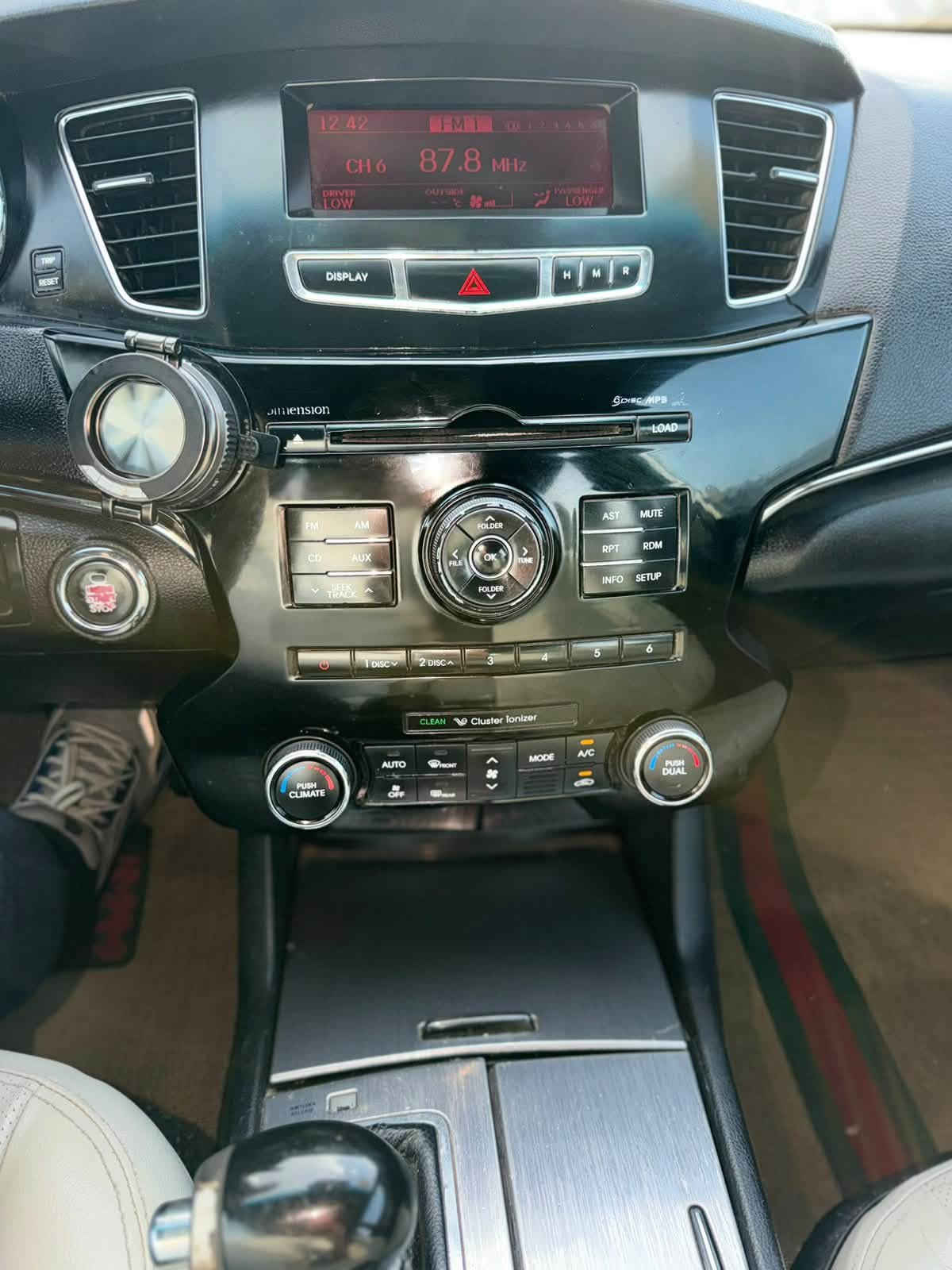 كـيـا كادنزا 2011 خليجي ملكي VIP Kia Cadenza
محرك V 6 3500

المواصفات1/1 الملكي أعلى فئه بلكادينزا 

كشنات تبريد وتدفئة 

السقف بانوراما

�️الكشن والاستيرن يرجع  تلقائي عند التشغيل والاطفاء

بصمة دخول+ بصمة ابواب + دخول ذكي

مري شفط مرايات قلاب مع الـ R

 تبريد قطعتين 

ترحيب عند الأقتراب

كامره خلفيه 

حساسات 

تحكمات ستيرن 

كزوز سرعه

كشنات جلد كشنات الامامية كهربائية ميموري تدفئه وتبريد 

برده خلفيه كهربائي  

نظام صوتي Infinity   كير مكينة صدر تخم تاير كله جديد بيها 3قطع صبغ مابيها اي نقص رقم بغداد الإنكليزي الجديد بسمي سنويه جديده العنوان بغداد الإتصال على الرقم ***********

