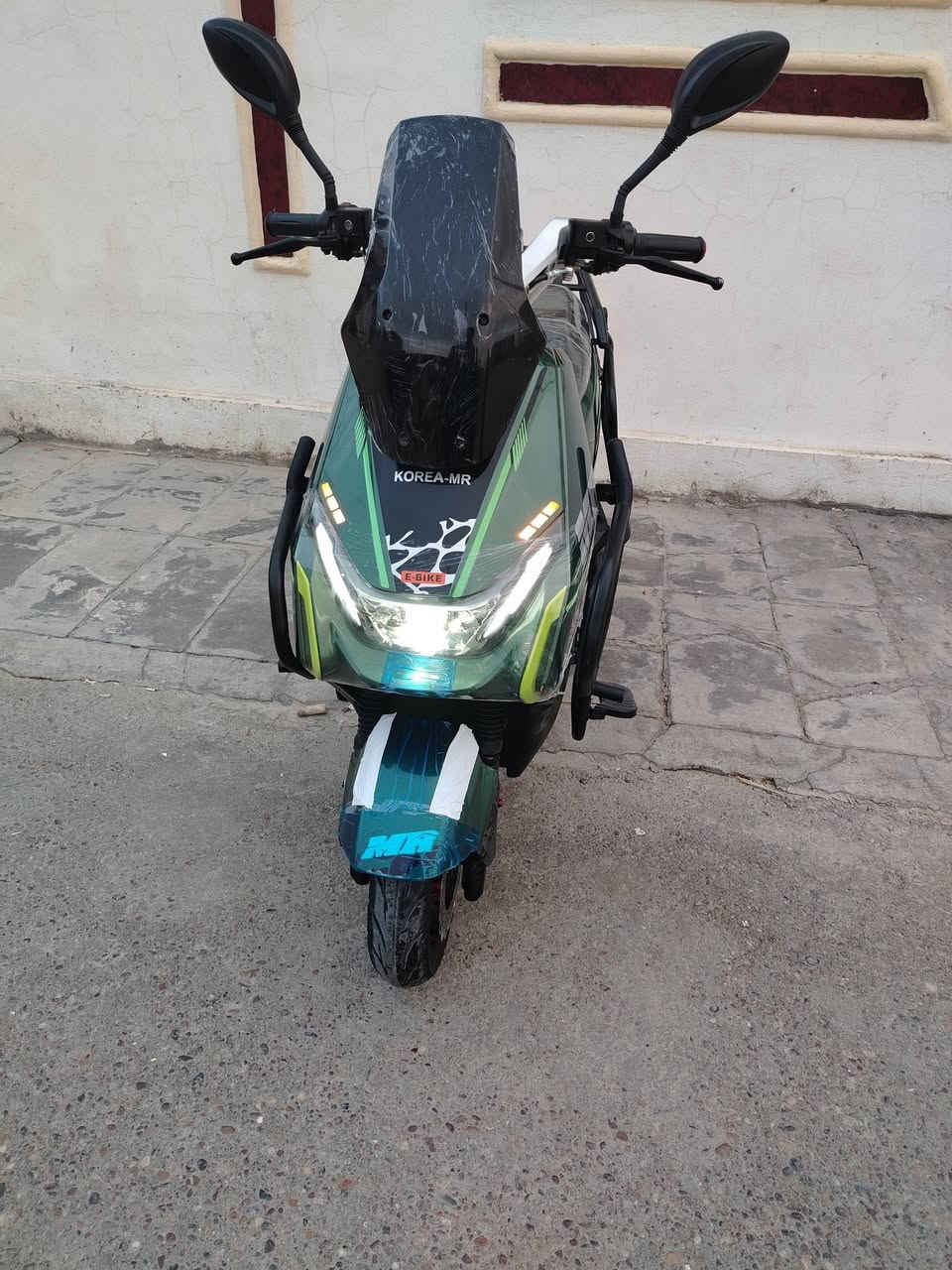 السلام عليكم للبيع دراجة شحن القرش الكوري  MR 2026 
استخدام اقل شهر حيل نضيف بعده بحالة الشركة
6 بطاريات بلادية فول عل فحص
ماشي شي قليل جدآ
لايت زنون عالي ناصي شغال
نضام 4 سرع
إشارة يمنة يسرى شغالة
كهربائيات كلها شغالة
نضام R الرجوع  + نضام P

السعر :    700                     -_-_-_-_-

/العنوان /الانبار /الرمادي/ التأميم /
للاتصال على الرقم ***********
