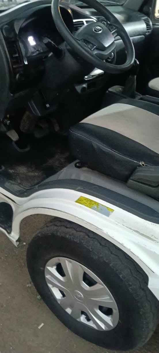 السلام عليكم 
كيا دبل قماره موديل 2019 رقمها بغداد شرط التحويل 
مكينه 2700 جديده لا صرف ولا بخار ولا تنقيص 
وكير ومكينه واكسل وشاصي ورقم شاصي كل مكفول 
تخم تاير جديد سياره جديده بعده على وضع الشركه 
تبريد ثلج 🥶 وسياره ماشيه 100 كم الف حقيقي 
سياره مدوشمه دوشمه درجة اولى جديده 
العنوان بغداد البلديات السعر 137 وبيه مجال بسيط الرقم ***********
