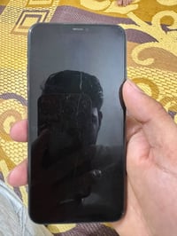 آيفون ١١ برو ماكس • ٢٥٦ • بطارية ٩٣