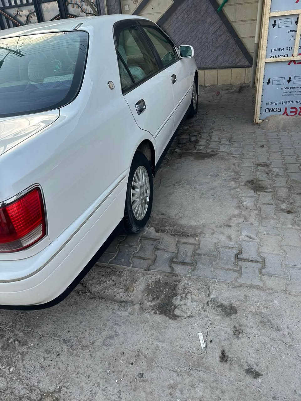 سلام عليكم
تويوتا كراون جنون
 موديل 2001
رقم بصره تحويل ثاني يوم 
تسجيل جديد قرار 102
تخم تاير جديد 
تبريد امامي تبريد خلفي ثلاجه 
اربعه دكم 
برده خلفيه
أربعه كشتات كهربائيه 
مكينه vvti 
السياره كفاله عامه
يابان وعراق حته الدعاميات ب
الكفاله
مكفوله كص ونقل جثه وضربه وصبغ 
مكان بصره عشار
استفسار اتصال على ***********

