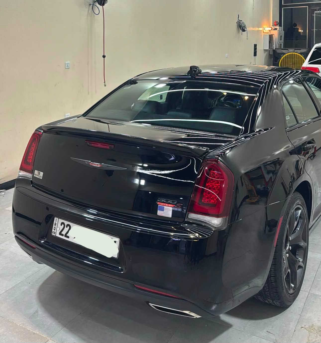 كرايسلر 300S (أوباما) موديل 2021 رقم اربيل للبيع
 الموديل: 2021 (فئة S)
 اللون: أسود
 الممشى: 86,000 ميل
 المحرك والجير: مكفولات 100% بشرط الفحص
 الصبغ والمعجون: مكفولة من الصبغ والمعجون بالكامل
سيارة داخلة كلين بس صار بيها تعديل على البارد بالداير مال جاملوغ الخلفي
 الشاصي واللغود: مكفولة بشرط الفحص
المواصفات:
 فتحة سقف بانوراما
 كشنات جلد S + تدفئة
 شاشة كبيرة + كاميرا خلفية + نظام ملاحة
 تشغيل عن بعد + بصمة أصلية
 شفتات استيرن
 نظام صوتي (ألبين - Alpine)
 ويل كب S
📍 المكان: بغداد
📞 رقم التواصل: ***********
