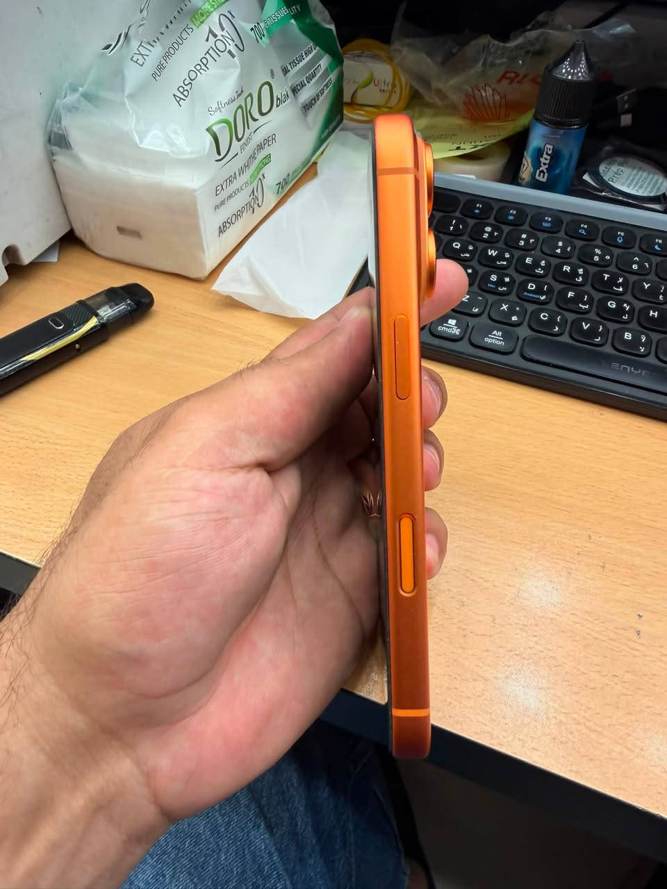 السلام عليكم 
Iphone 17 pro فقط
عربي وكالة 
ذاكرة : 256
بطاريه :100
عدد دورات الشحن : 2 قابل للزيادة
خالي من الخدوش استخدام جدا قليل 
نظافة : 100‎%‎
السعر : 1،675،000
بي مجال بسيط للتواصل خاص 
او واتساب ***********
