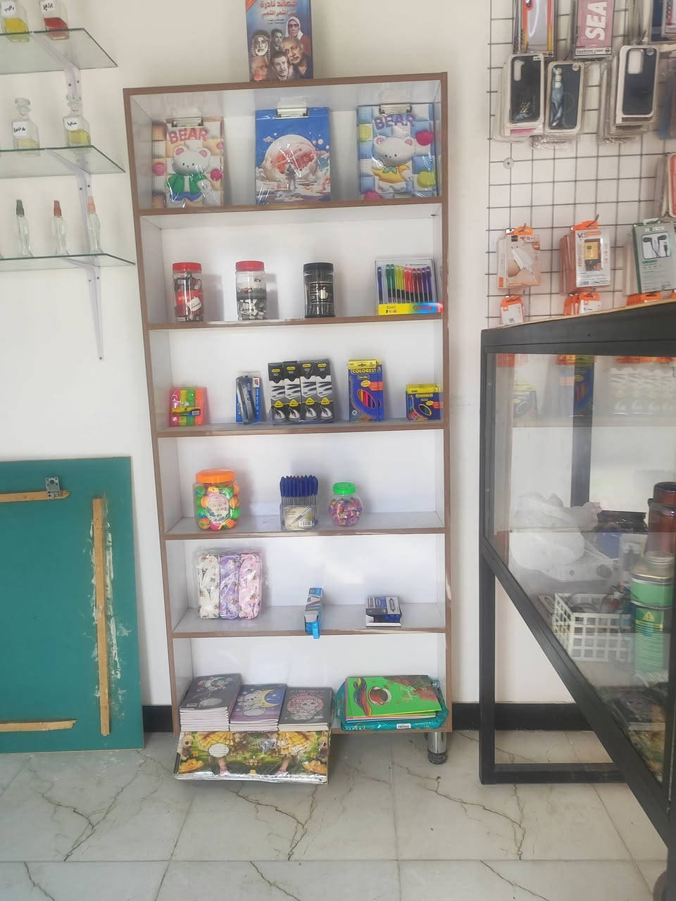 السلام عليكم  عندي فترنت عداد 3 وحده 200 العمق 20 العراض 90 وثنين الرتفع 250العمق 20العراض 90 مكاني نجف رقمي ***********
