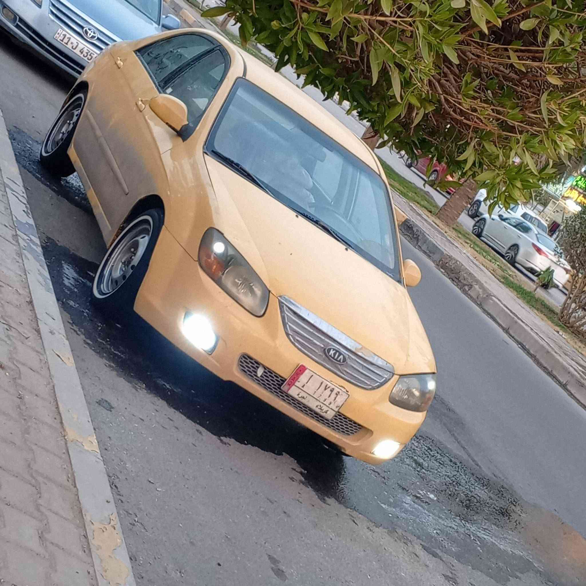 سلام عليكم سياره اسبكتره للبيع موديل 2009 وارد امريكي حادثه جاملغ وبنيد وهنا بلعراق جاملغ خلفي 
مكينه وحداديه تبريد جديد فقط الكير تعبان غرفتهة دوشمه جديد كامله ***********
