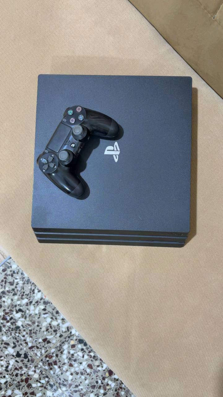 SONY 4 pro 
 جهاز لوك أستيكر 
نظيف بمعنا الكلمة أستخدامي كلش قليل أله ومخلي علا يوبي أس 
الجوستك  الأصلية ألتي تجي ويه الجهاز
مساحة الجهاز ( 1T) 
الجهاز أولاين 
سعر الجهاز 300 الف وبي مجال 
يتوفر توصيل لجميع العراق ولتوصيل علا حسابي
***********