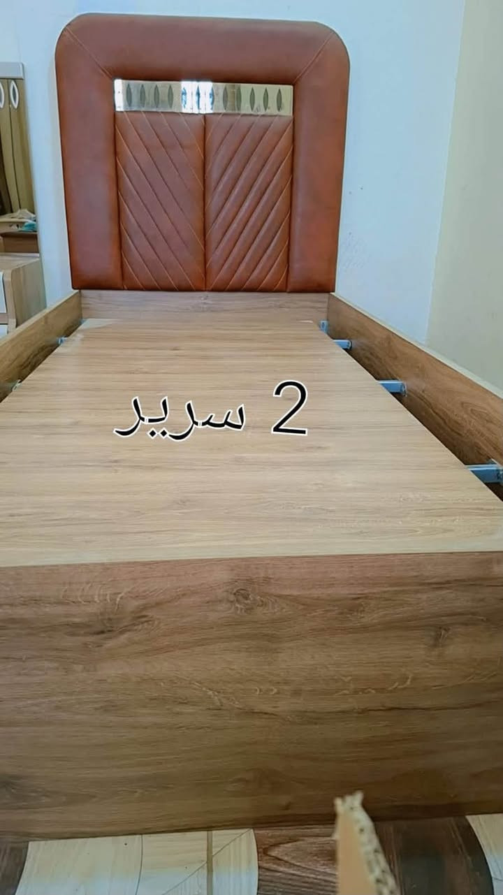 غرفة نوم شبابية سريرين خشب ثقيل مو خفيف نضافة ٩٠بالمية للبيع مكاني كميرة ***********السعر ٥٠٠بيهة مجال بسيط
