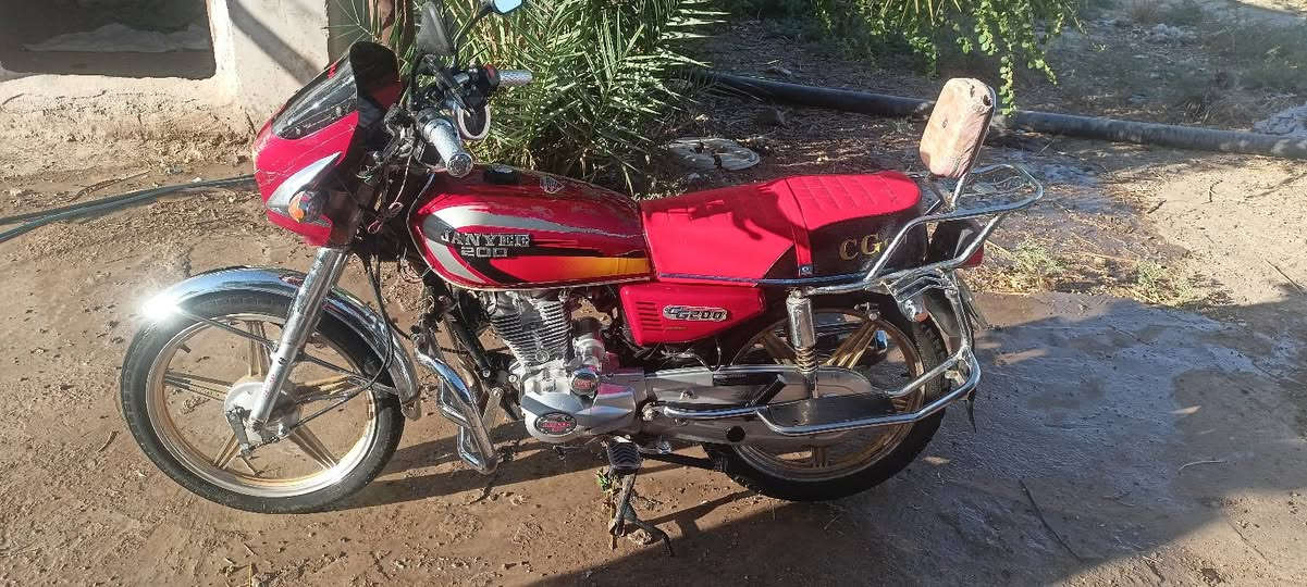 ماطور جني ابو الكله موديل 21 محرك مامفتوح بس بيه بدايه صرف والباقي شرط السعر 550 وبيه مجال الشراي يتصل ***********
