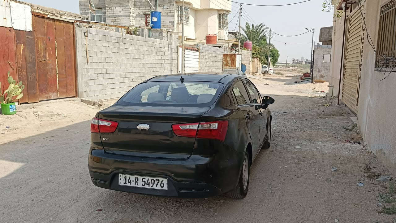 السلام عليكم
اخون اقرو المنشور عدل الله يرحم والديكم 
كيا ريو موديل ٢٠١٤ وارد كوري ضربتها باب السايق ومبدل .. 
محرك ١٦٠٠ دوش كير At محرك وكير تبريد كفاله حدادتها حلوه غرفتها نضيفه السياره مصبوغه حزام وبيها ملاحظات بالبدي طخطخات بسيطه ..... 
السياره تجي عليها شرط المداور ثاني يوم ... اذا ما تكدر على المداور لا تجي خويه لان راعيها يريد تحويل
.... 
المحرك شرط لا دوانص ولا اي خلل 
نواقص السياره هورن فقط 
السعر السعر ٧٢ ورقه وبيها مجال بسيط 
وشكرا 
0⃣7⃣7⃣1⃣7⃣2⃣2⃣6⃣5⃣0⃣6⃣
***********
البصره - الموفقية

