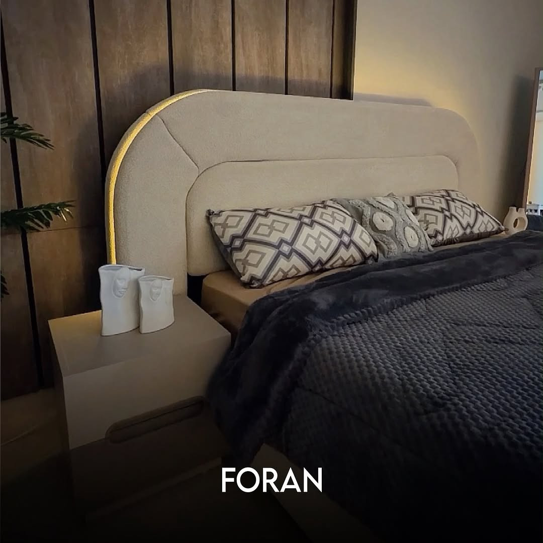 

نص مكتوب في الصور:
- FORAN