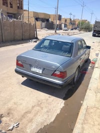 مرسيدس دب • ١٩٩٠ • مكينة ٢٥٠٠