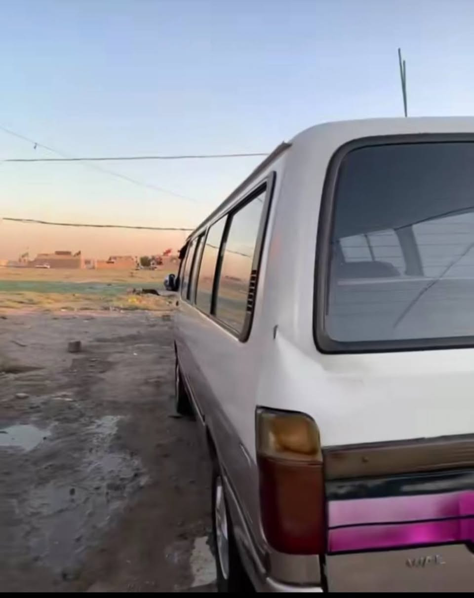 جنبي • موديل ٢٠١٠ • سياره كامله