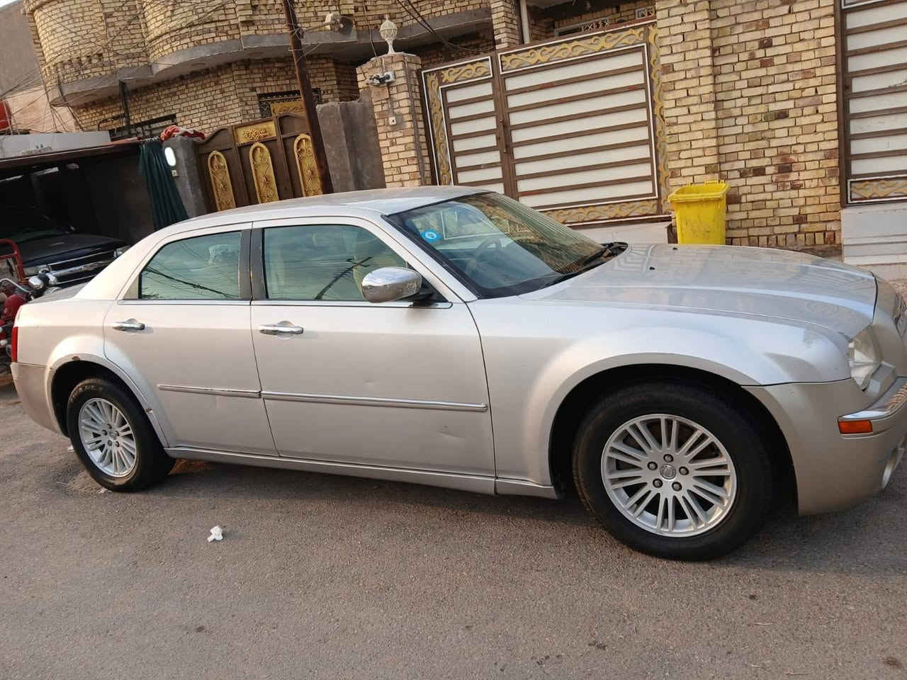 السلام عليكم للبيع اوباما  ٢٠١٠ اصل  اربع جوكات رقم بغداد انكليزي  بيها ٣ قطع تبديل  وبيها بكانات صبغ  مكفول تتكم ولغود وقماره كفاله  مكينه كير  تبريد  تخم تاير  جاهزه  السعر  ١١٠ وبيها مجال قليل  العنوان ميسان الاتصال الرقم ***********//***********
