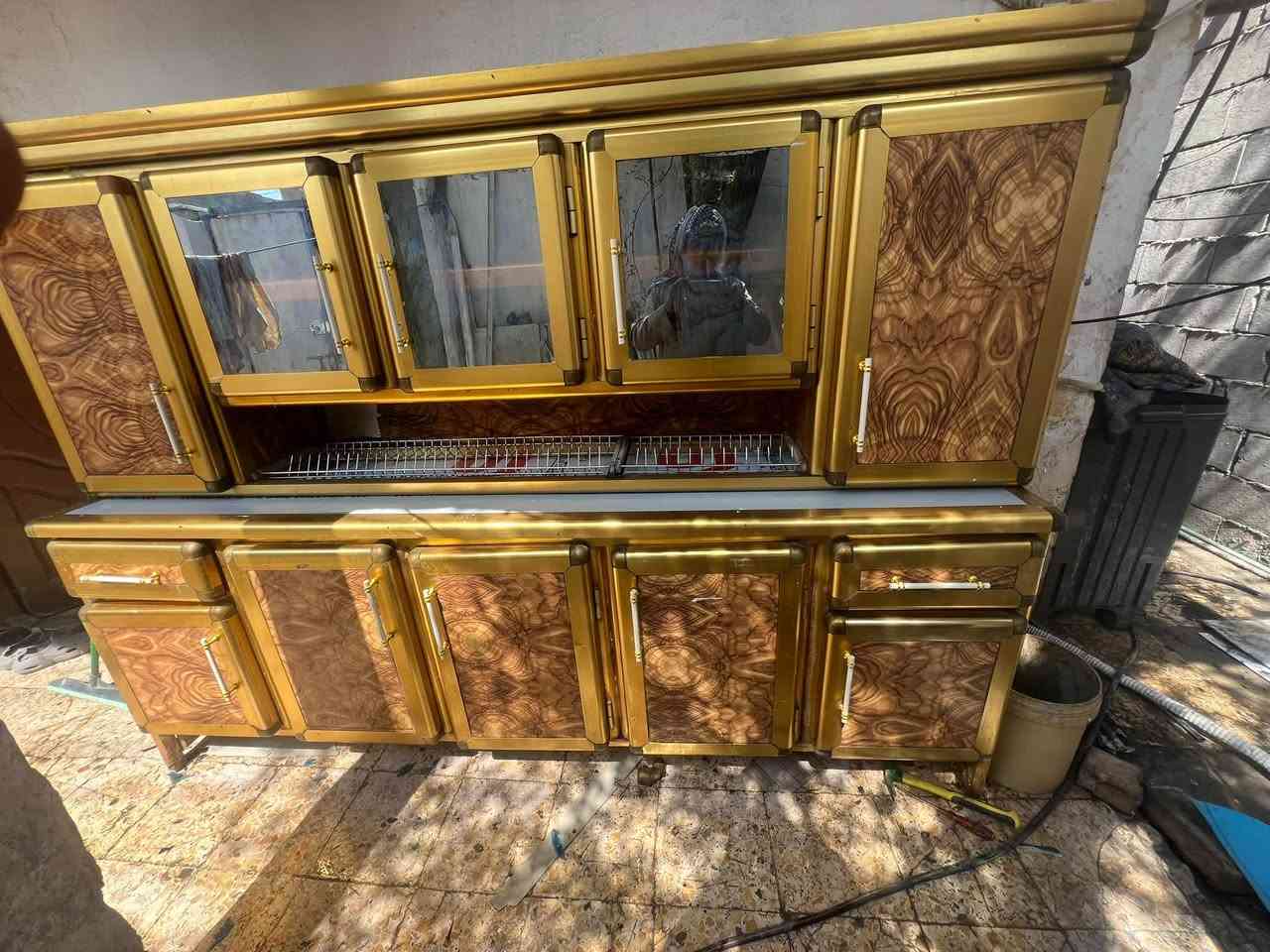 كاونتر مترين ونص نظيف سعره 250 عنواني بصره الحيانيه سوك القسم رقمي ***********
