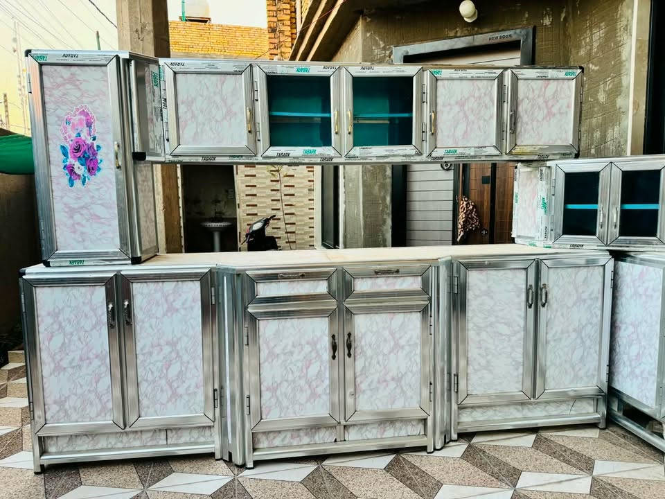 للبيع كاونتر مطبخ متكامل ٣ *٤ الي يفيدة يتصل على هذا الرقم عنواني الكوت   ‭  ***********‬
