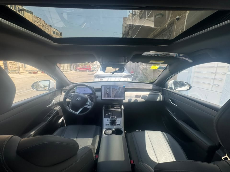 السلام عليكم. BYD Qin  plass
كن بلاص فلاكشب
موديل 2025
كفاله عدا بارد صغير بقبق  الجنطه فوق علامه BYD 
رقم بغداد باسمي تحويل ثاني يوم
مواصفات  فووول الفول 13كاميرا فتحه سقف شاشة كبيرة رادارات فول 360 درجه  ويل كب سياقه ذاتيه اوتو بارك  وباقي المواصفات المعروفة 
ماشية 7000قابل للزياده 
مكان السياره بغداد الرصافه   
السعر اتصل وتدلل ***********
