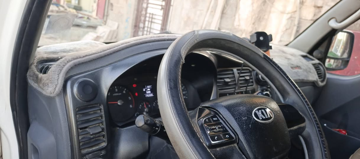 السلام عليكم كيا فحل مديل 20 مفتوح ماشي 170/الف مكفولة كفاله عامه بسمي رقم بغداد سنويه ل 31فقط طخه خفيف  بل بنيد واضحه بل صوره تخم تاير لااسه التركي خلفي ومامي تبريد تتفهه محجر تزكام ويل14. وستدد 27   السياره جديده معنه الكلمه مال جناي مكاني كربلاء *********** كربلاء, العراق
