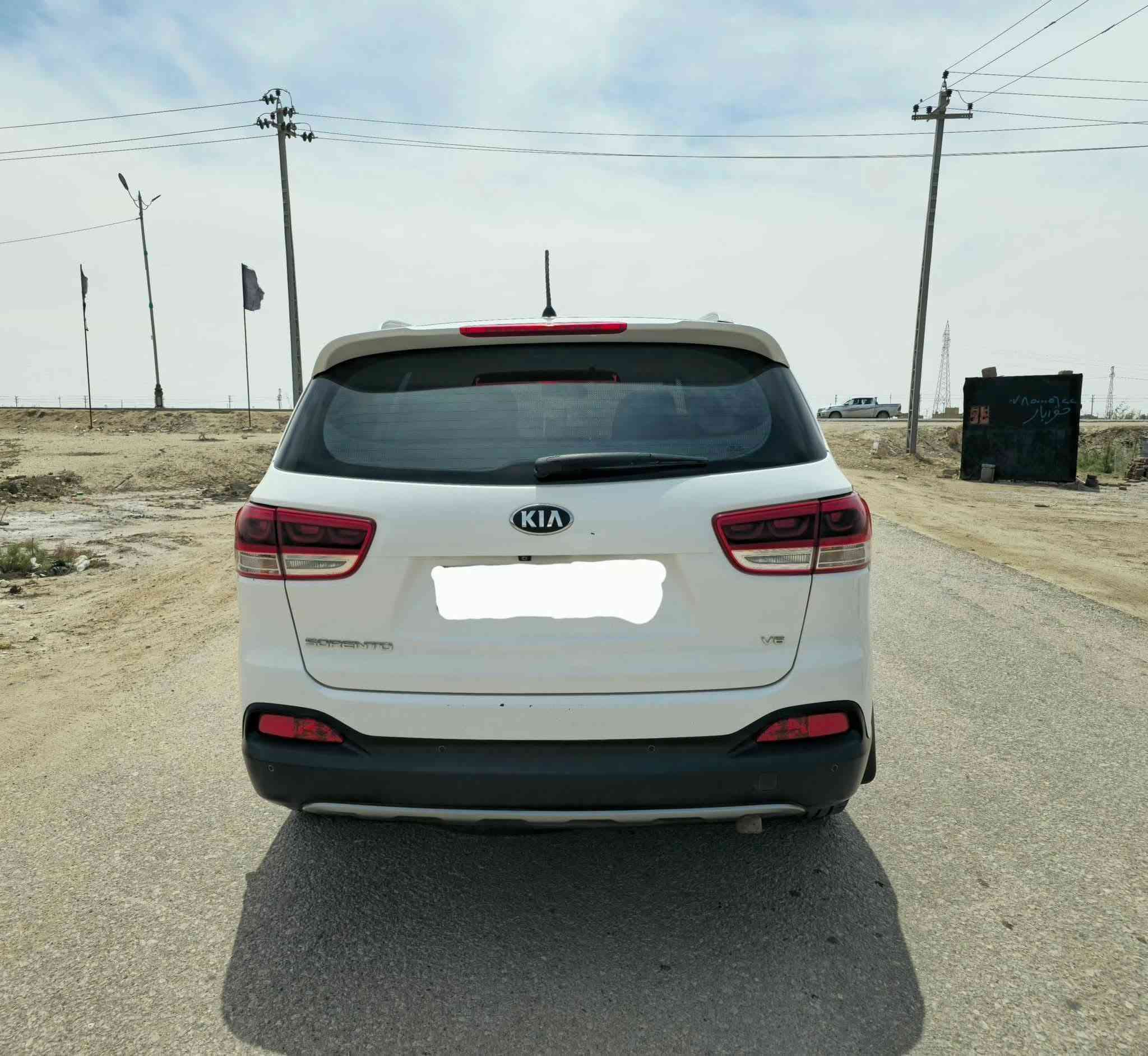 کیا سورنتوا 2017 خليجي فول مواصفات 
رقم انكليزي جديد
بصمة تشغيل زائد ابواب
جام اوتو مري اوتو
کشن كهرباء 7 راكب شاشه كامره
3 قطع تبرید
بردات خلفية بلادي
ويل كب بلادي 5
حساسات امامي خلفي
 3500 محرك 6 سلندر 
للأستفسار
***********

