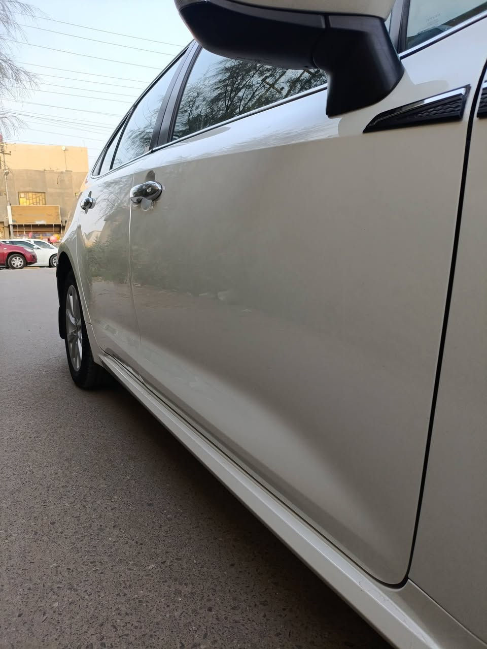 السلام عليكم
كورلا البيع موديل 20 خليجي وكاله عبد الطيف جميل 
فول مواصفات سعر.   145
سنويه جديد سنه 2030@
بصمه تشغيل وبصمه أبواب
كشنات جلد 
ابواب جلد
ثلاث انضمه قيادة 
الد أمامي خلف
لايت زنون بلاد
حساس أمامي خلف 
شباك لامع 
زراك لايت
مكينه 1٠8
مثبت سرعه
مري شفط
تخم تاير جديد
باتري جديد زيرو
ماشيه ٨٨كليو 
بيه تبديل قبق جنطه ومكانين بارد لاستفسار 
العنوان البصره ابي الخصيب 
***********
