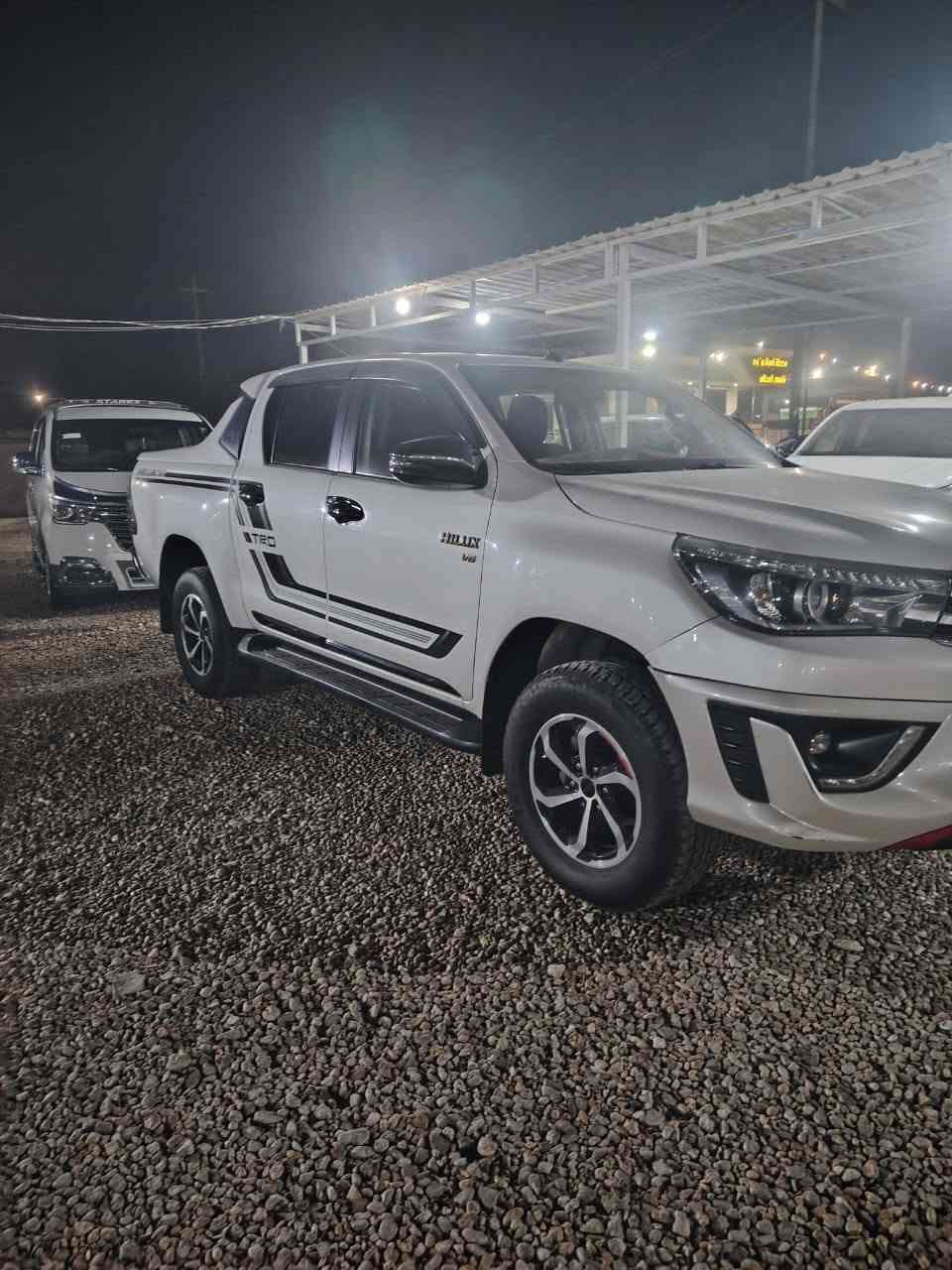 السلام عليكم بيكم TRD  ٢٠١٩ كفاله عامه ماشيه ١٦٠ رقم اربيل السيارة جديده سعرها ٢٨٠ وبيها مجال بسيط رقم ***********
