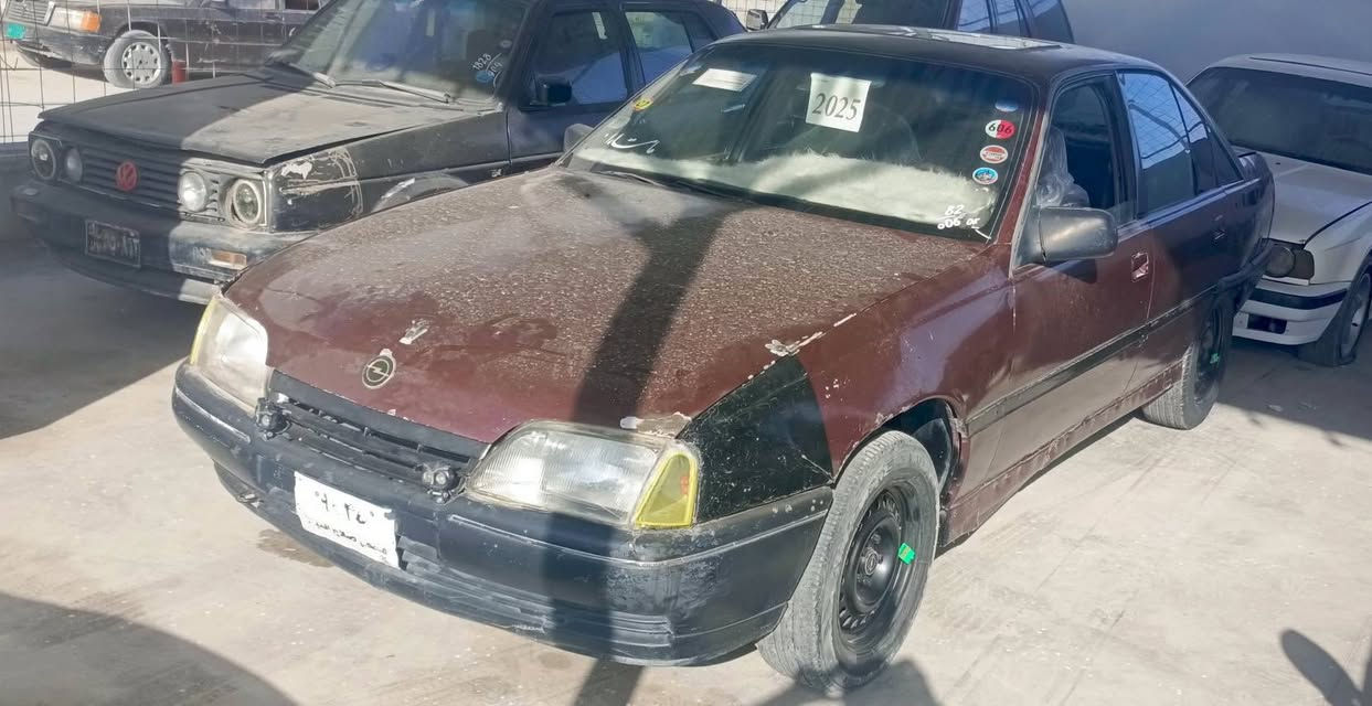 سلاوی خواتان لیبێت هاوریان
ئوپل ئومیگا مودیل1990 مەگینە 20گیرعادی 
جوارتایەی نیوداشی لەژیرە جوارجام کارەبای 
گیرومه گینەو ئەکسل باشەرت موسوبراوە بەشەرت 
رزیوی نیە پشتی نەشکاوە کارەبای گشت گیانی ئیش ئەکات
گەرمی لایت فلجە مەزبوت ئیش ئەکات تەقەورەقەی باشە 
دعمو لیدراوی پیوە نیە 
فروشتنو گورینەوە 
***********
سعری13گەلاو کەمیک مەجال
