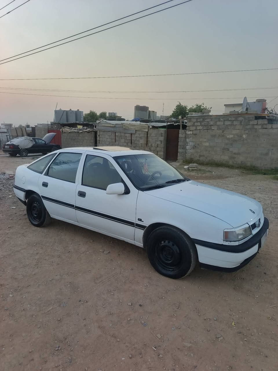 اوبل فكترا موديل 1991 حجم 16 كير محرك شرط صبغ دواير فقط بدون ضرر كهربئيات كيجات كلها شغاله طخم درامشفتات جديد داخلها نضيف سياره قتصاديه وجاهزه رقم نينوى مشروع وطني سنويه لل 2029 شرط التحويل السعر 36 وبيها مجال بصيط 
***********
***********
