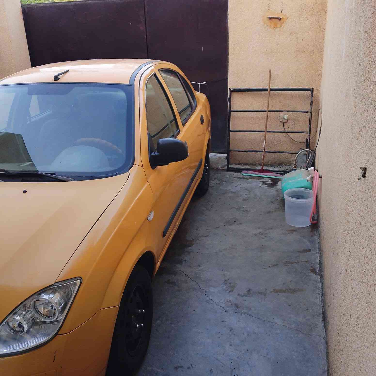 السلام عليكم طيبة موديل ٢٠١٥ للبيع ضربة جوة القبغ مال بانزين نقضها بس صدر أمامي ومشط سترين السعر ٣٥ وبيها مجال ***********
