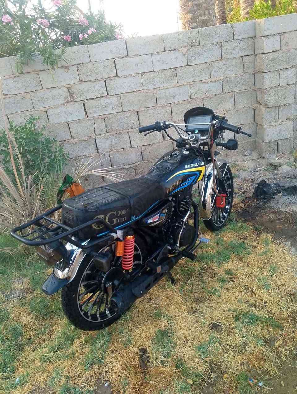 ماطور موديل 26 محرك 200 ccكهربائية كله شغاله اوراق موجوده سعر 800 وبي مجال قليل *********** مكان لكرمه
