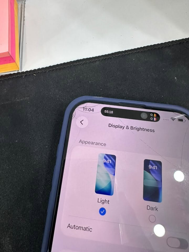 السلام عليكم

ايفون 16 pro max
ذ٢٥٦
بطارية ٩١
الجهاز شرق اوسط AE
الجهاز وكع وانكسرت الشاشة حسب ما موضح
والضهر مفطور

الجهاز شغال بدون اي مشكلة وحده والشاشة شغال طبيعي

825 قفل 

*********** واتساب
