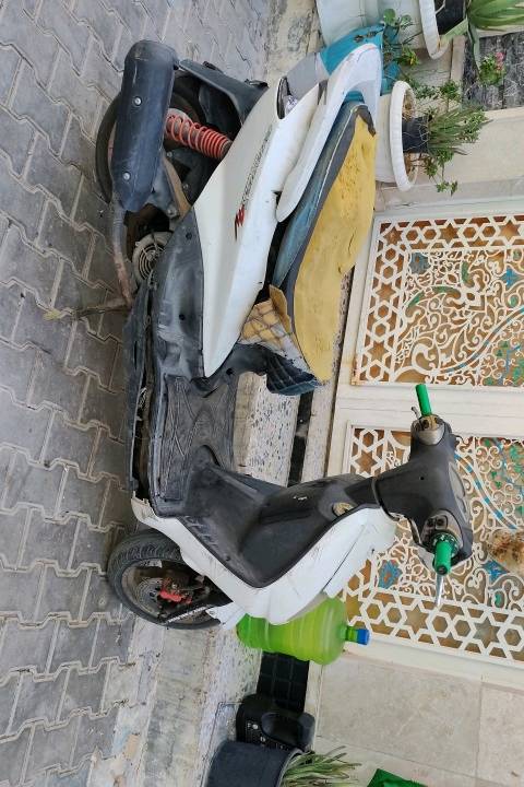 دراجة سكنس نثية ١١٠طافية ماعرف العطل السعر ١٥٠وبيها مجال