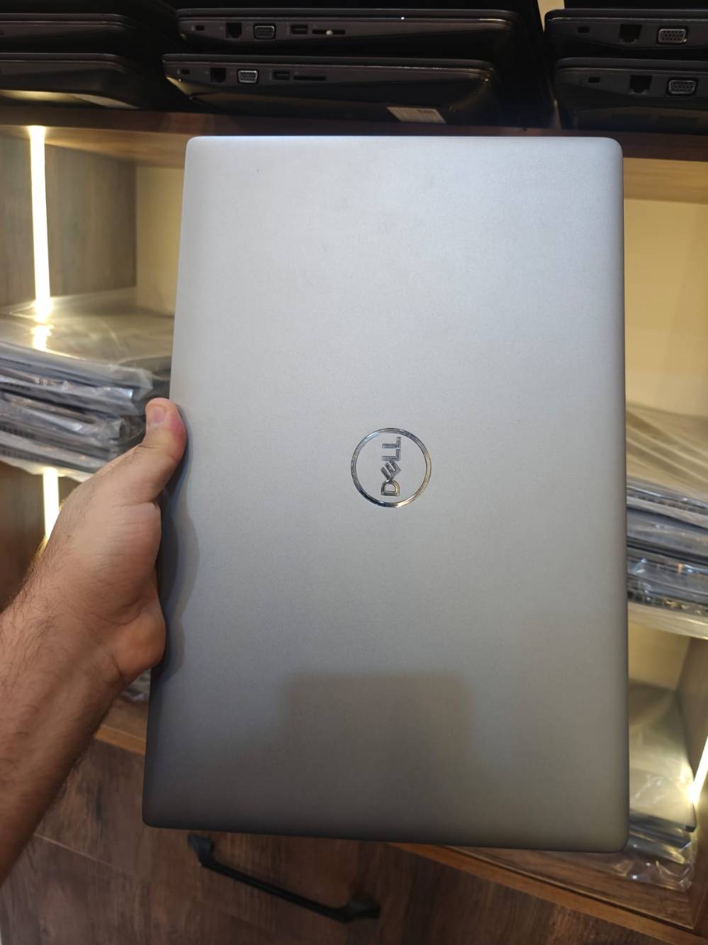 Dell Precision 3560 • i7 الجيل ١١ • لمس ١٥.٦ إنچ